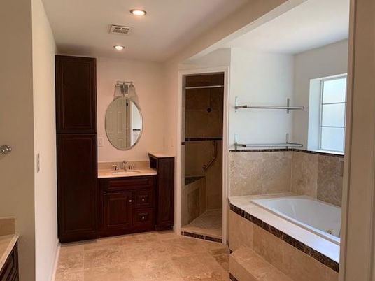 Bathroom, Interior, Recessed Lighting