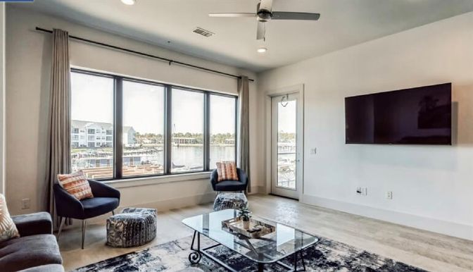 Interior, Living room, Recessed Lighting, Water, Wood Texture Flooring