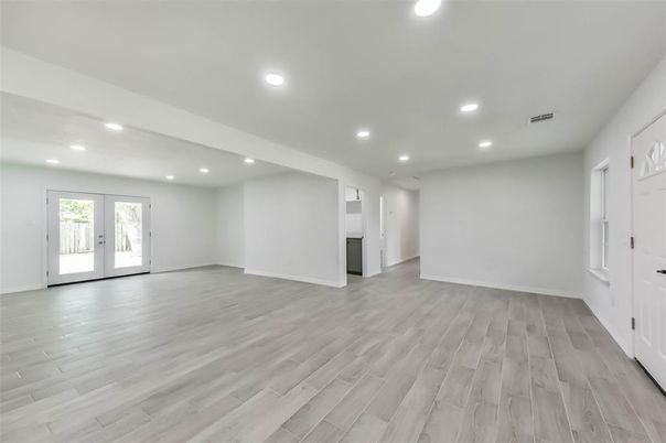 Empty room, Interior, Recessed Lighting, Wood Texture Flooring