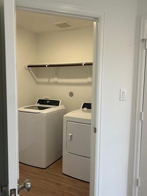 Interior, Utility Closets, Washer, Wood Texture Flooring