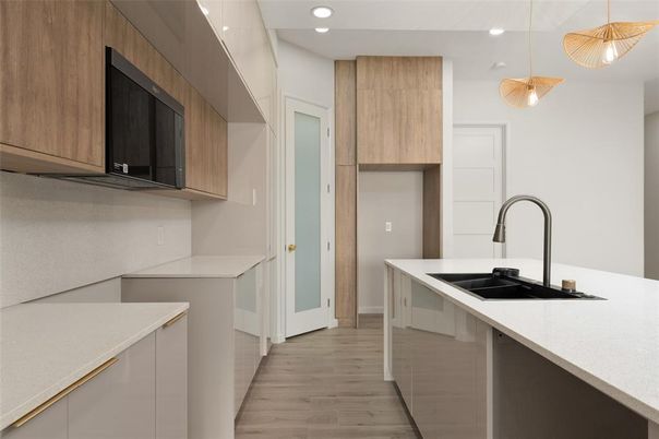 Interior, Kitchen, Pendant Lights, Recessed Lighting, Wood Texture Flooring