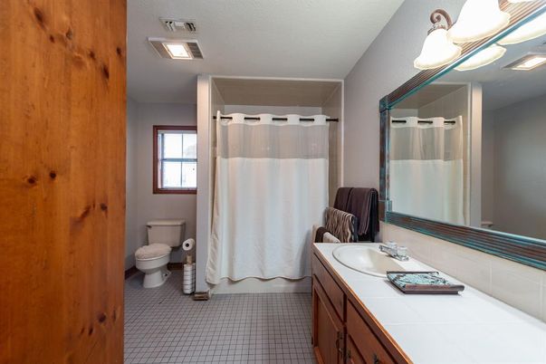 Bathroom, Interior, Tile Countertops