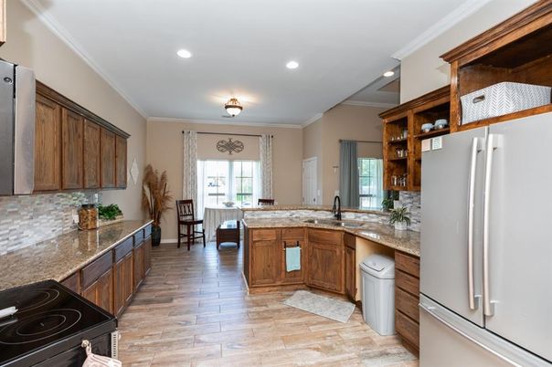 Dining room, Interior, Kitchen, Recessed Lighting, Wood Texture Flooring