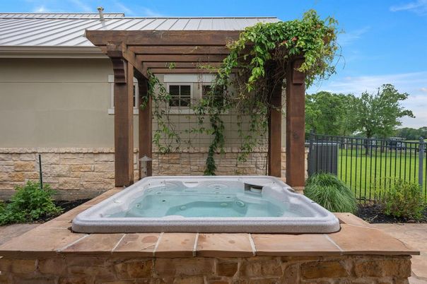 Exterior, Hot Tub