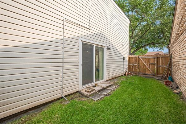 Backyard, Exterior