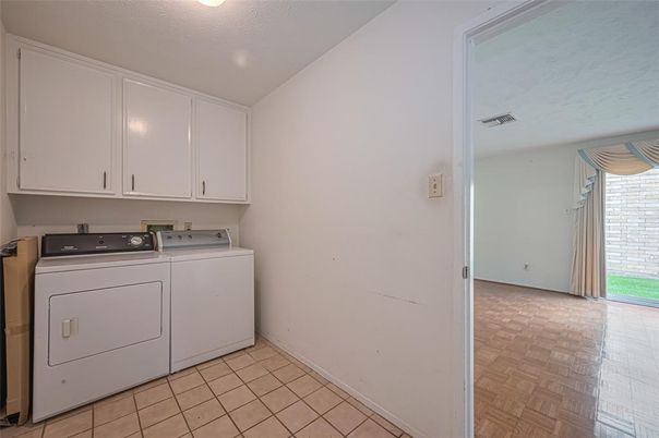 Interior, Washer