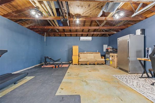 Garage, Interior, Wooden Beams, Wooden Ceilings