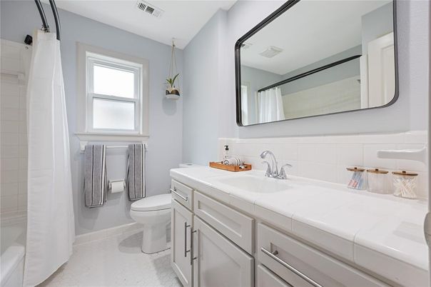 Bathroom, Interior, Tile Countertops
