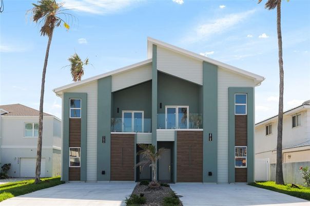 Attached, Exterior, Facade, Modern
