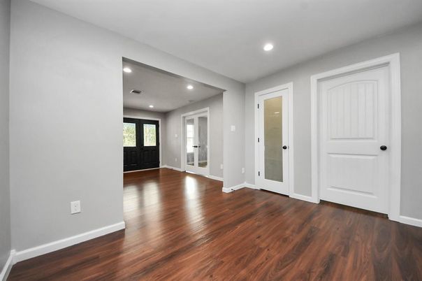 Empty room, Interior, Recessed Lighting, Wood Texture Flooring