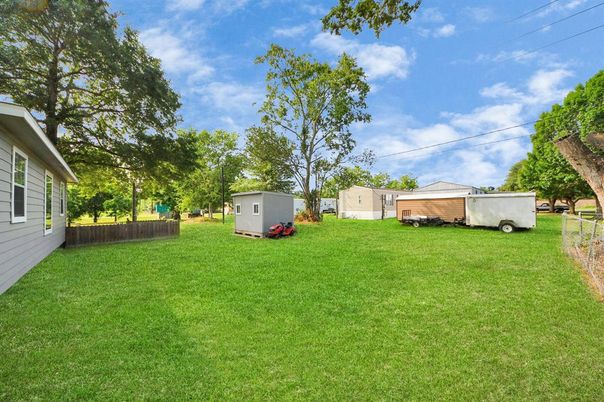 Backyard, Exterior, Hot Tub