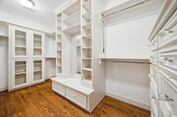 Interior, Walk-in Closets, Wood Texture Flooring