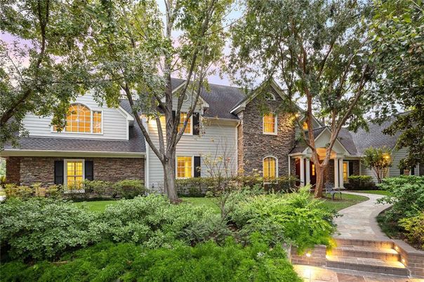 Exterior, Facade, Brick Facade, Cape Cod