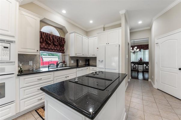 Chandelier, Dining room, Interior, Kitchen, Recessed Lighting