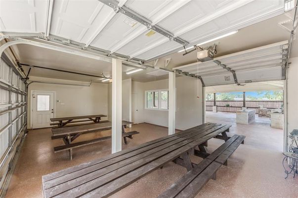 Garage, Interior