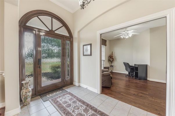 Chandelier, Interior, Wood Texture Flooring
