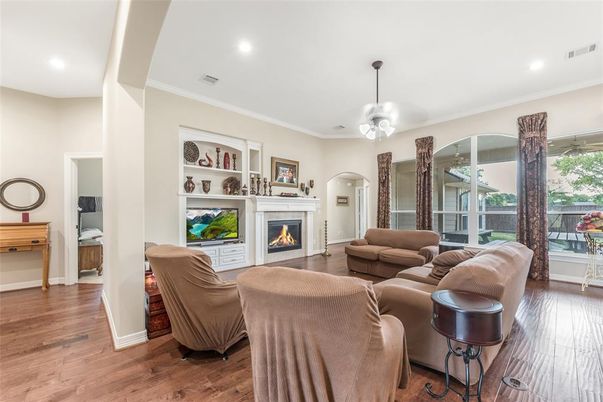 Fireplace, Interior, Living room, Pendant Lights, Recessed Lighting, Wood Texture Flooring