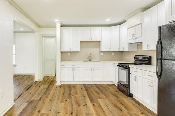 Interior, Kitchen, Recessed Lighting, Wood Texture Flooring