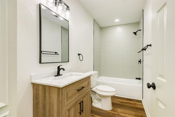 Bathroom, Interior, Recessed Lighting, Wood Texture Flooring