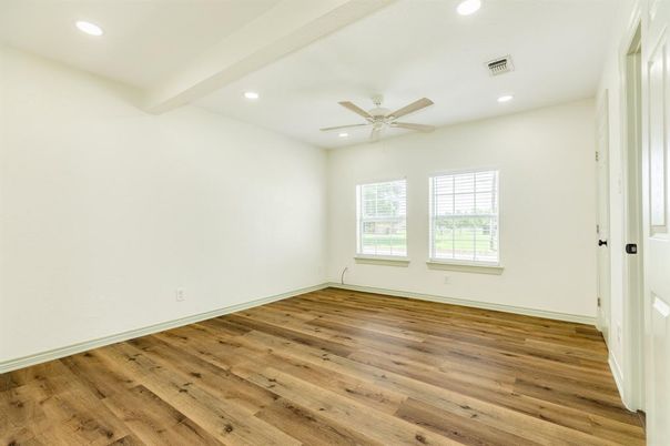 Empty room, Interior, Recessed Lighting, Wood Texture Flooring