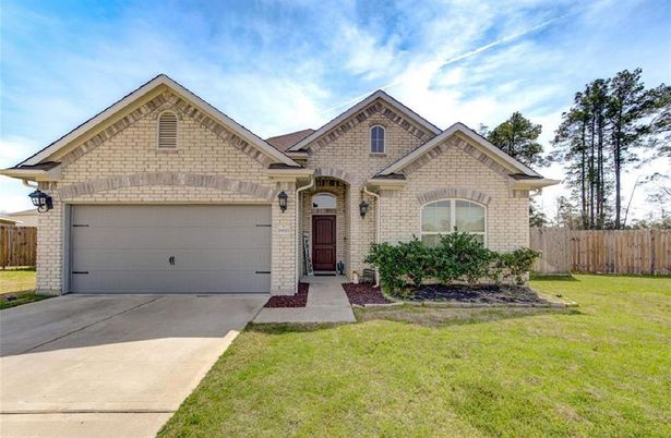 Attached, Exterior, Facade, Brick Facade, Brick Traditional