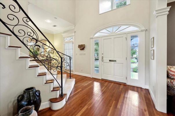 Interior, Recessed Lighting, Wood Texture Flooring