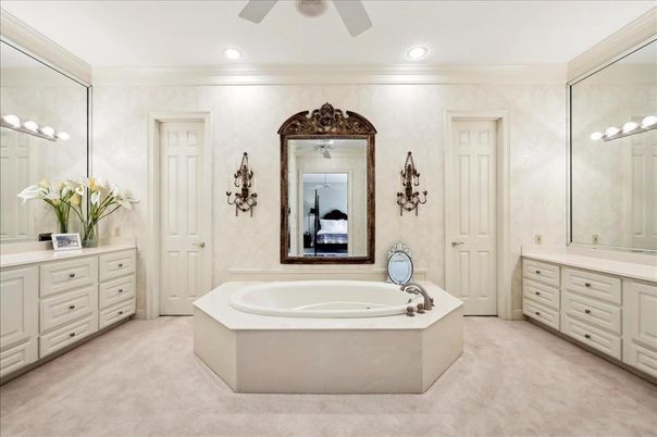 Bathroom, Interior, Recessed Lighting