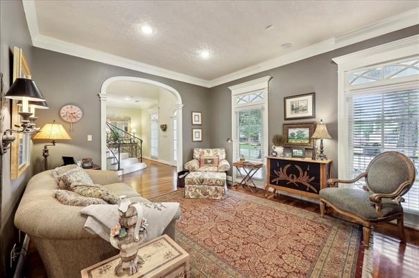Interior, Living room, Recessed Lighting, Wood Texture Flooring