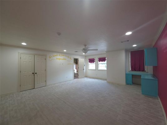 Empty room, Interior, Recessed Lighting