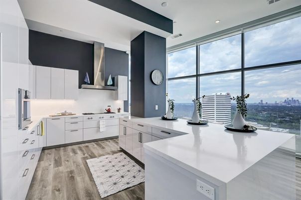 Interior, Kitchen, Recessed Lighting, Water, Wood Texture Flooring