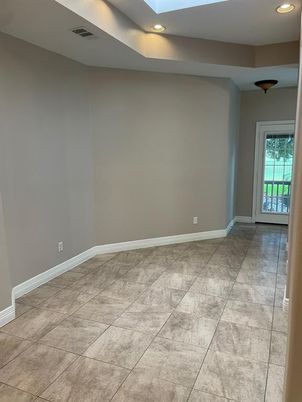 Empty room, Interior, Recessed Lighting