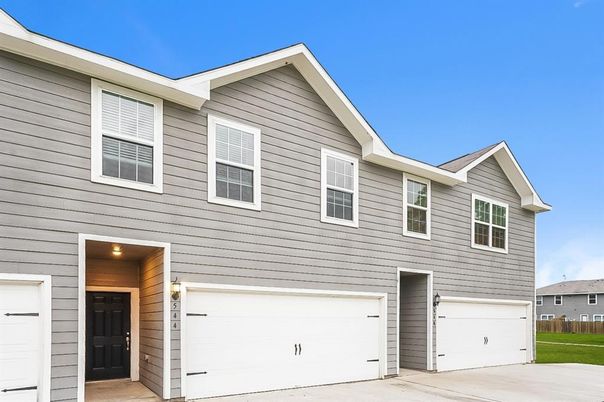 Attached, Exterior, Facade, Rowhouse