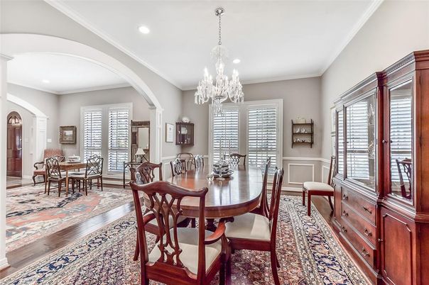 Chandelier, Dining room, Interior, Recessed Lighting, Wood Texture Flooring