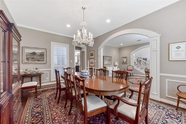 Chandelier, Dining room, Interior, Recessed Lighting, Wood Texture Flooring