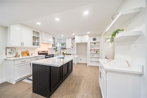 Interior, Kitchen, Recessed Lighting, Wood Texture Flooring