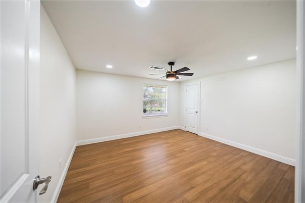 Empty room, Interior, Recessed Lighting, Wood Texture Flooring