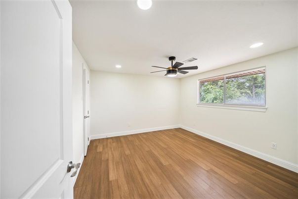 Empty room, Interior, Recessed Lighting, Wood Texture Flooring