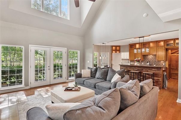Interior, Kitchen, Living room, Pendant Lights, Recessed Lighting, Wood Texture Flooring
