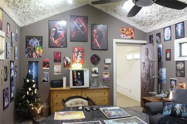 Home Office, Interior