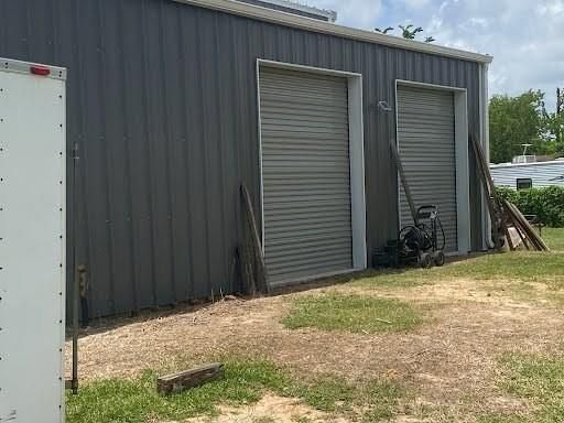 Detached Garage, Exterior