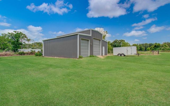 Backyard, Detached Garage, Exterior