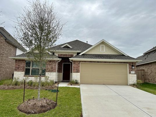 Attached, Exterior, Facade, Brick Facade, American Craftsman