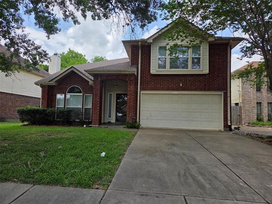 Attached, Exterior, Facade, Brick Facade, Brick Traditional