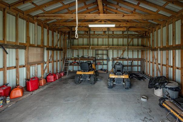 Garage, Interior, Wooden Beams