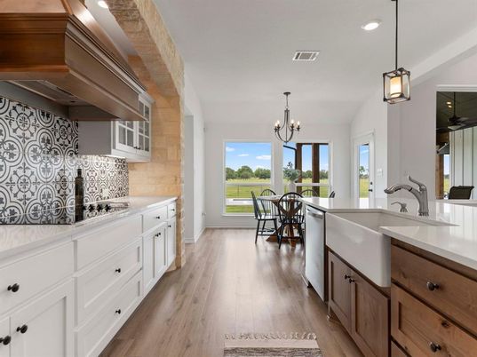 Chandelier, Dining room, Interior, Kitchen, Pendant Lights, Recessed Lighting, Wood Texture Flooring