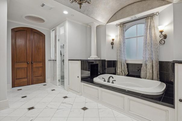 Bathroom, Interior, Marble, Recessed Lighting