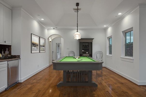 Billiard Table, Game Room, Interior, Pendant Lights, Recessed Lighting, Wood Texture Flooring