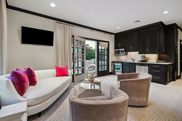 Exterior, Living room, Recessed Lighting