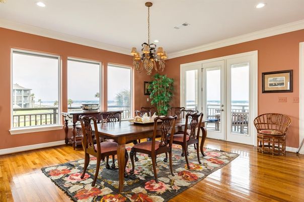 Chandelier, Dining room, Interior, Recessed Lighting, Wood Texture Flooring