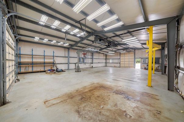Garage, Interior